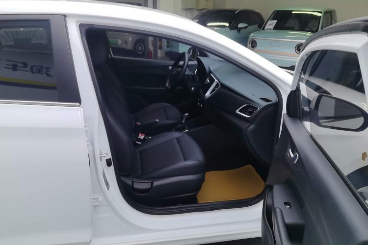 Used Hyundai Verna (new generation) 2020 1.4L CVT GLS Cool Edition Right Front Seat