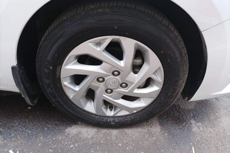 Used Hyundai Verna (new generation) 2020 1.4L Manual GLS Cool Edition Right Front Wheel Hub