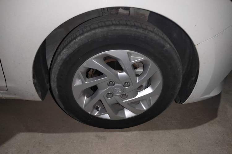 Used Hyundai Verna (new generation) 2020 1.4L Manual GLS Cool Edition Right Front Wheel Hub