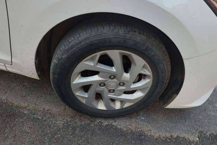 Used Hyundai Verna (new generation) 2020 1.4L Manual GLS Cool Edition Right Front Wheel Hub