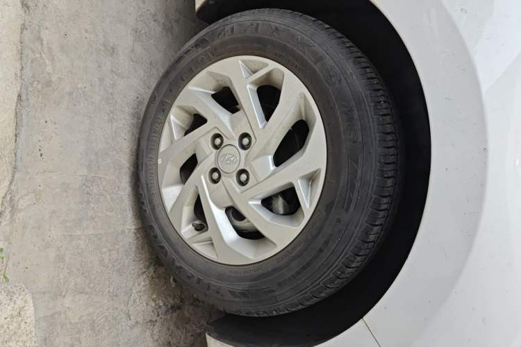 Used Hyundai Verna (new generation) 2020 1.4L Manual GLS Cool Edition Right Front Wheel Hub