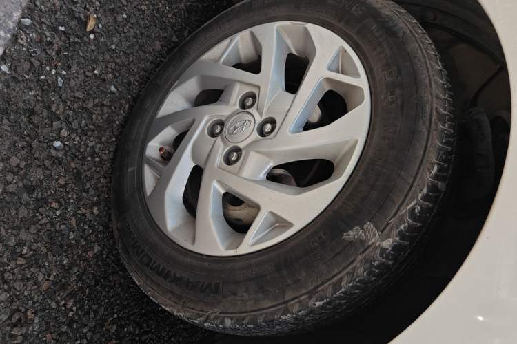Used Hyundai Verna (new generation) 2020 1.4L Manual GLS Cool Edition Right Front Wheel Hub
