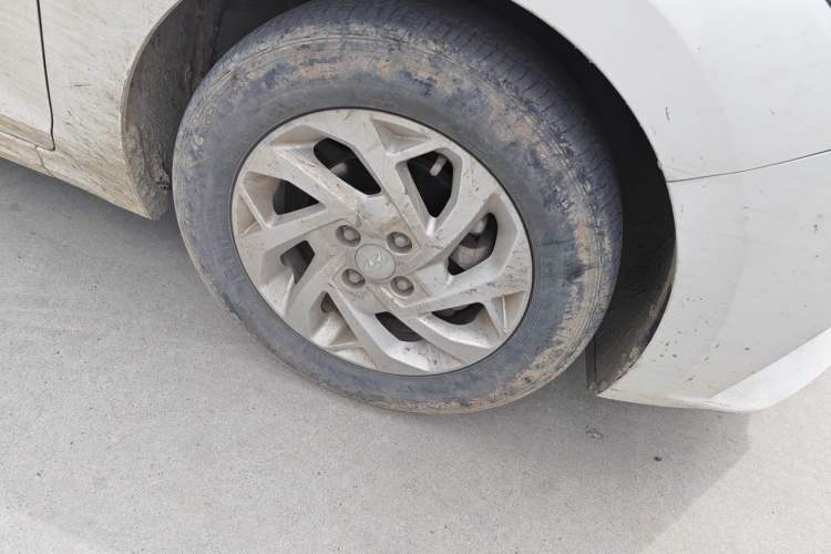 Used Hyundai Verna (new generation) 2020 1.4L Manual GLS Cool Edition Right Front Wheel Hub