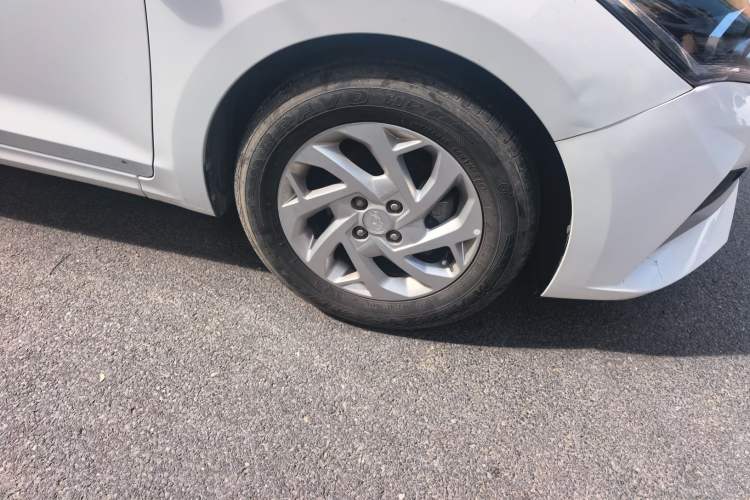 Used Hyundai Verna (new generation) 2020 1.4L Manual GLS Cool Edition Right Front Wheel Hub