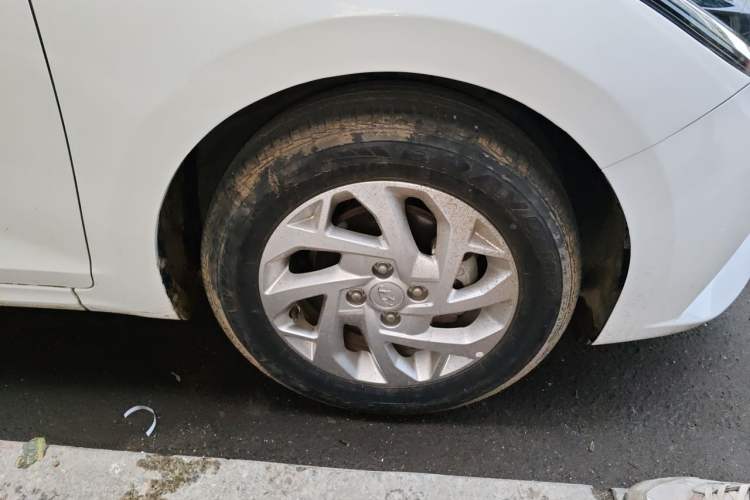 Used Hyundai Verna (new generation) 2020 1.4L Manual GLS Cool Edition Right Front Wheel Hub