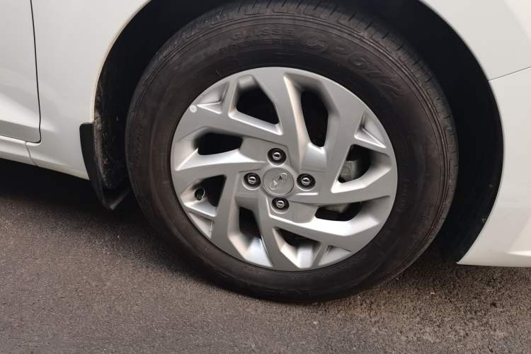 Used Hyundai Verna (new generation) 2020 1.4L Manual GLS Cool Edition Right Front Wheel Hub