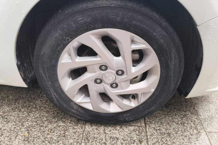 Used Hyundai Verna (new generation) 2020 1.4L CVT GLS Cool Edition Right Front Wheel Hub