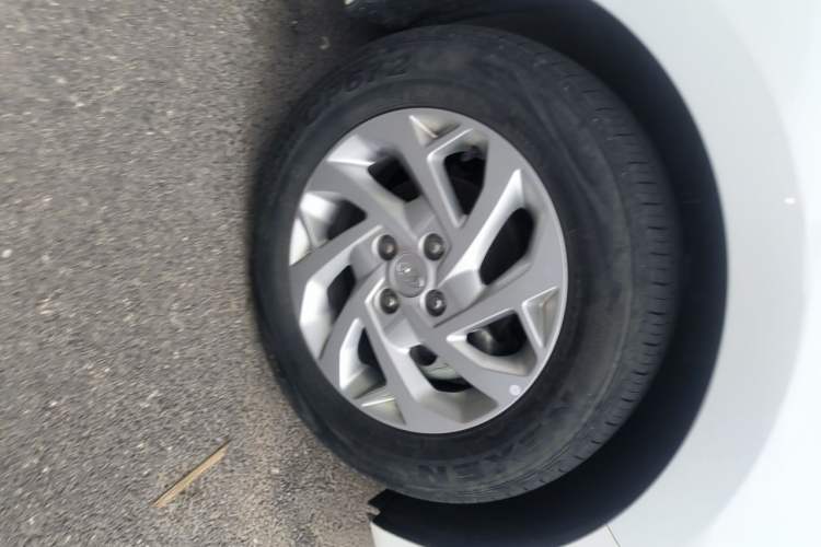 Used Hyundai Verna (new generation) 2020 1.4L CVT GLS Cool Edition Right Front Wheel Hub