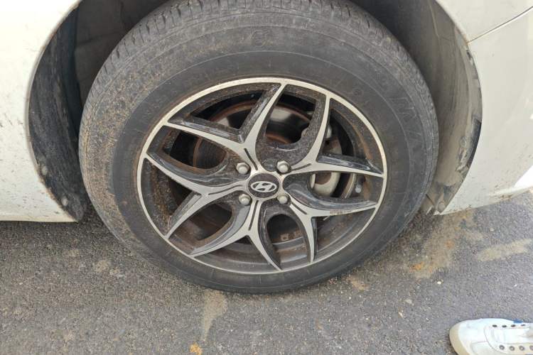 Used Hyundai Verna (new generation) 2020 1.4L CVT GLS Cool Edition Right Front Wheel Hub