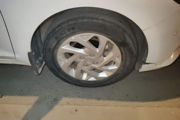 Used Hyundai Verna (new generation) 2020 1.4L Manual GLS Cool Edition Right Front Wheel Hub