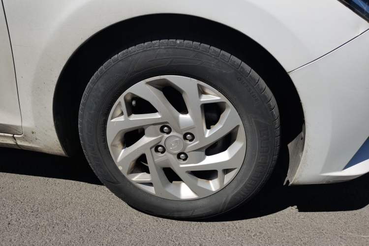 Used Hyundai Verna (new generation) 2020 1.4L Manual GLS Cool Edition Right Front Wheel Hub