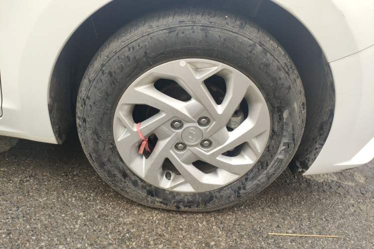 Used Hyundai Verna (new generation) 2020 1.4L Manual GLS Cool Edition Right Front Wheel Hub
