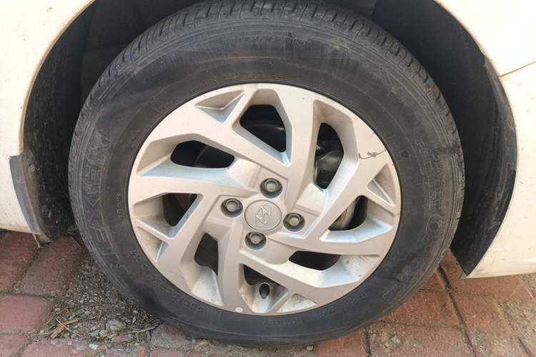 Used Hyundai Verna (new generation) 2020 1.4L Manual GLS Cool Edition Right Front Wheel Hub