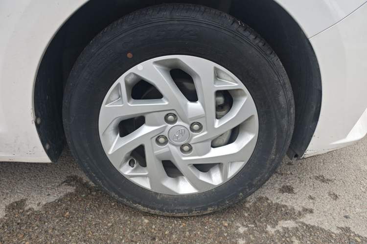 Used Hyundai Verna (new generation) 2020 1.4L CVT GLS Cool Edition Right Front Wheel Hub