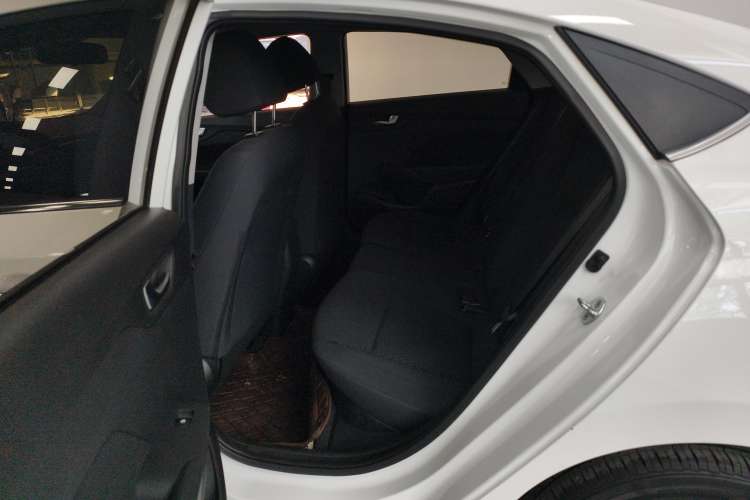 Used Hyundai Verna (new generation) 2020 1.4L CVT GLS Cool Edition Right Rear Seat