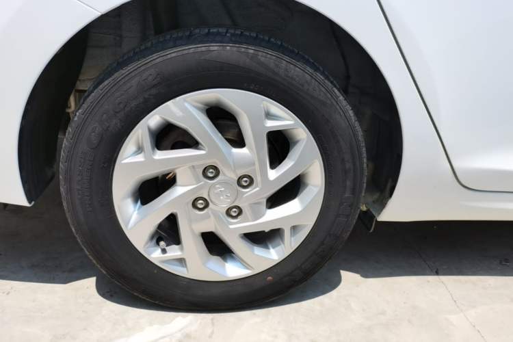 Used Hyundai Verna (new generation) 2020 1.4L Manual GLS Cool Edition Right Rear Wheel Hub