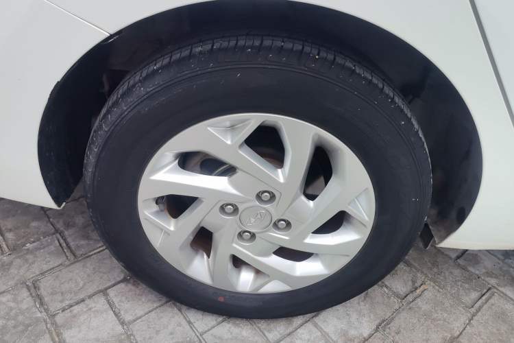 Used Hyundai Verna (new generation) 2020 1.4L CVT GLS Cool Edition Right Rear Wheel Hub