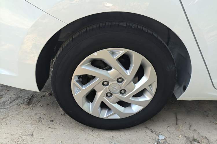 Used Hyundai Verna (new generation) 2020 1.4L CVT GLS Cool Edition Right Rear Wheel Hub
