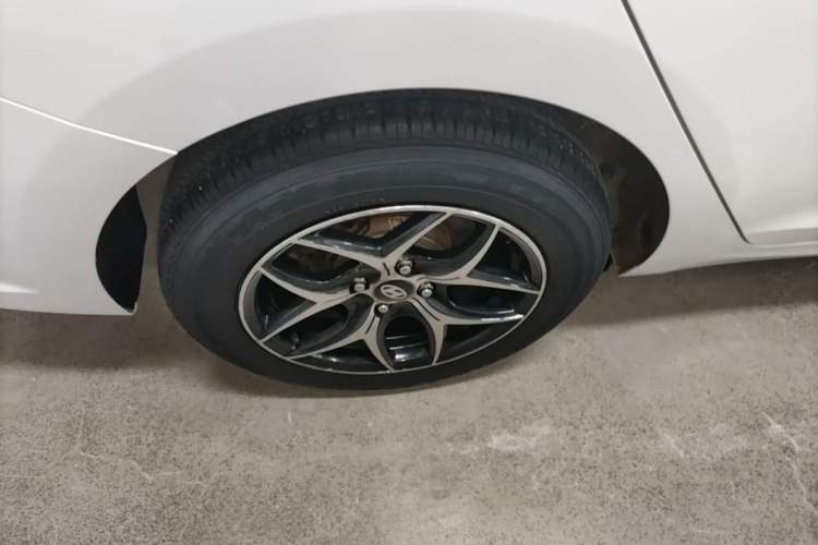 Used Hyundai Verna (new generation) 2020 1.4L CVT GLS Cool Edition Right Rear Wheel Hub