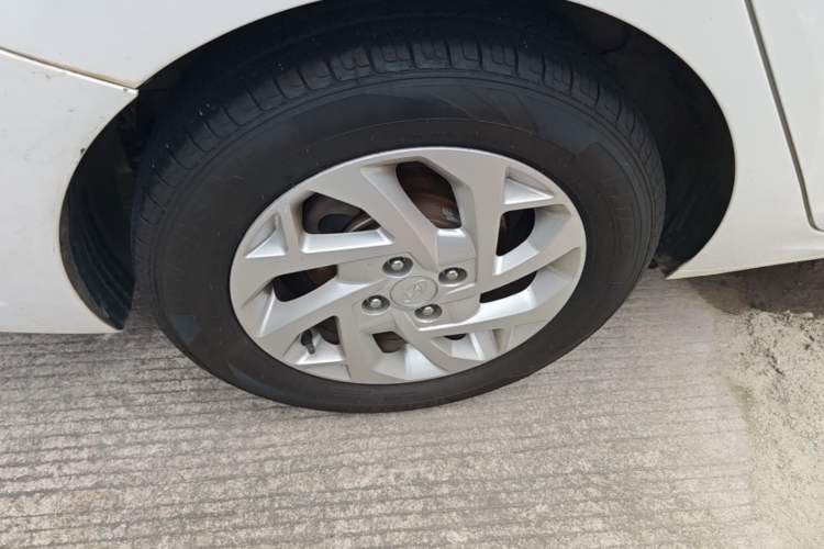 Used Hyundai Verna (new generation) 2020 1.4L CVT GLS Cool Edition Right Rear Wheel Hub