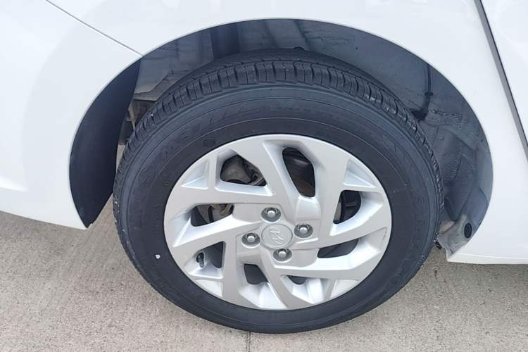 Used Hyundai Verna (new generation) 2020 1.4L Manual GLS Cool Edition Right Rear Wheel Hub
