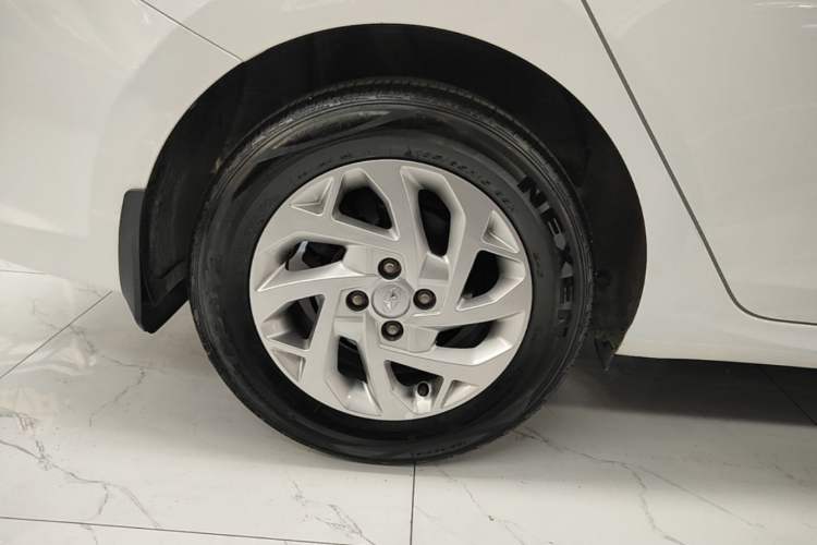 Used Hyundai Verna (new generation) 2020 1.4L Manual GLS Cool Edition Right Rear Wheel Hub