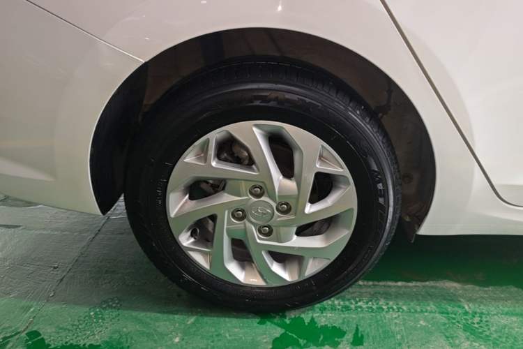Used Hyundai Verna (new generation) 2020 1.4L CVT GLS Cool Edition Right Rear Wheel Hub