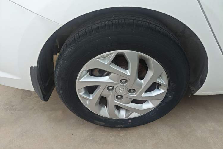 Used Hyundai Verna (new generation) 2020 1.4L CVT GLS Cool Edition Right Rear Wheel Hub