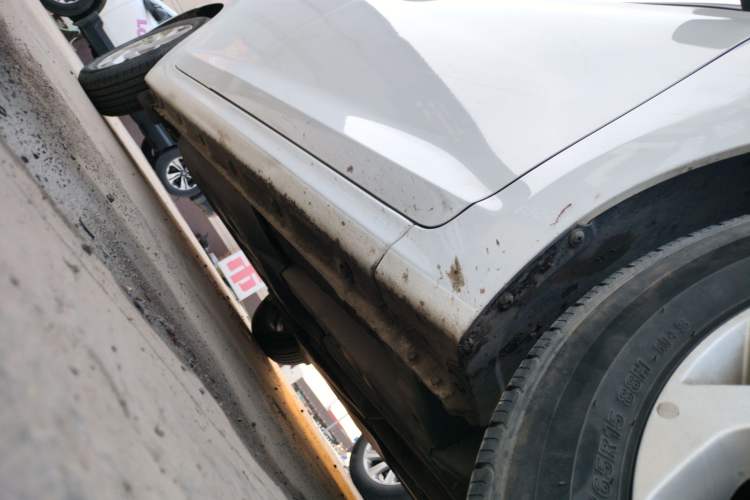 Used Hyundai Verna (new generation) 2020 1.4L Manual GLS Cool Edition Right Side Sill
