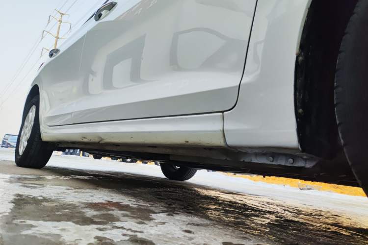 Used Hyundai Verna (new generation) 2020 1.4L CVT GLS Cool Edition Right Side Sill