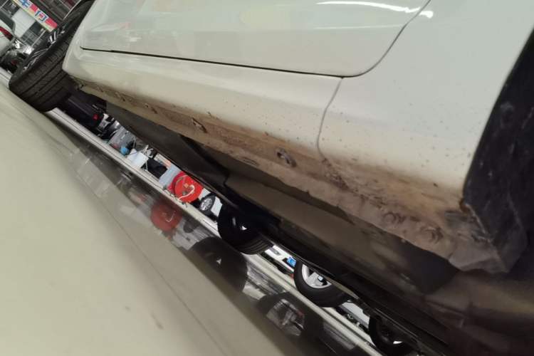 Used Hyundai Verna (new generation) 2020 1.4L CVT GLS Cool Edition Right Side Sill