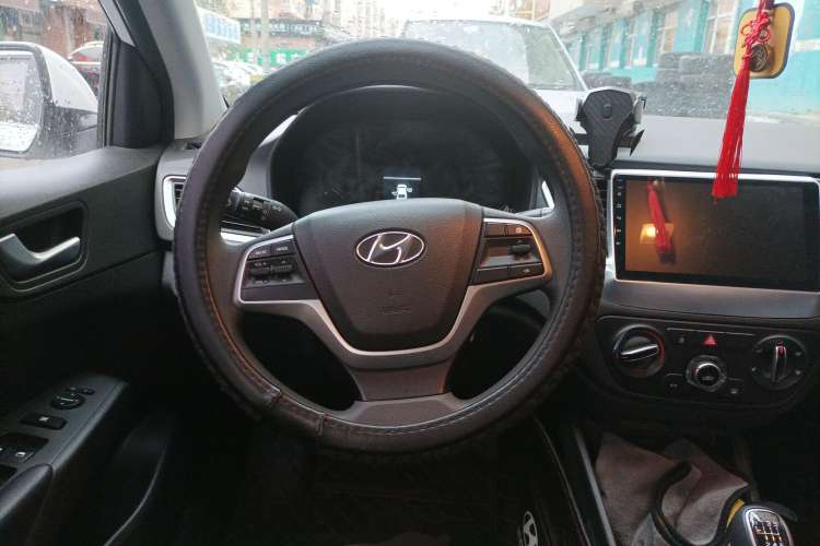 Used Hyundai Verna (new generation) 2020 1.4L Manual GLS Cool Edition Steering Wheel