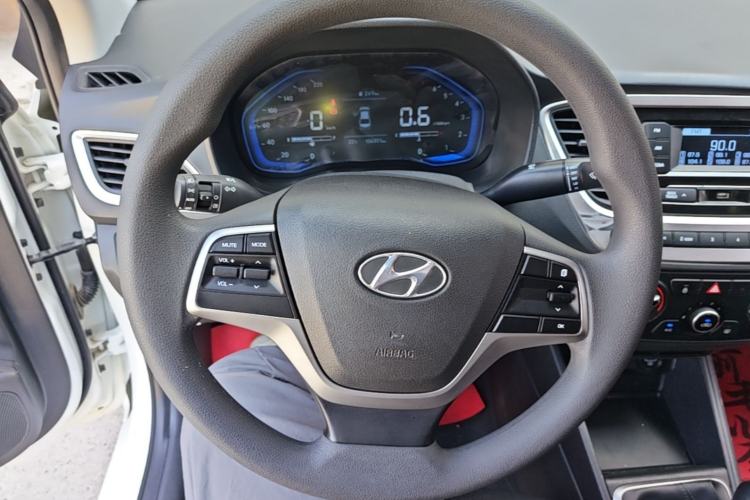 Used Hyundai Verna (new generation) 2020 1.4L Manual GLS Cool Edition Steering Wheel