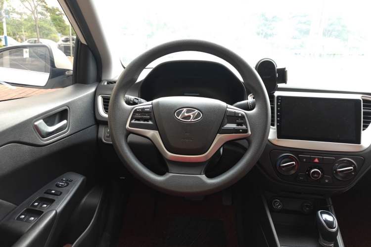 Used Hyundai Verna (new generation) 2020 1.4L CVT GLS Cool Edition Steering Wheel