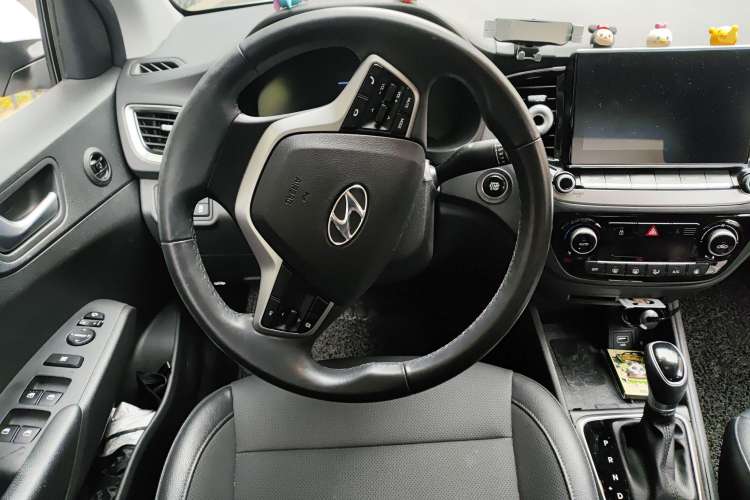 Used Hyundai Verna (new generation) 2020 1.4L CVT TOP Elite Edition Steering Wheel