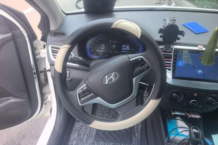 Used Hyundai Verna (new generation) 2020 1.4L CVT GLS Cool Edition Steering Wheel