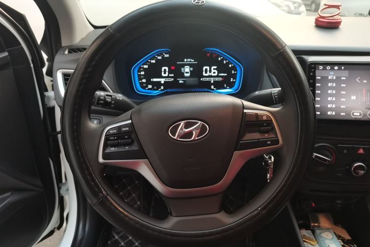 Used Hyundai Verna (new generation) 2020 1.4L Manual GLS Cool Edition Steering Wheel