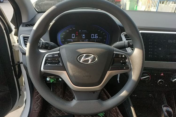 Used Hyundai Verna (new generation) 2020 1.4L CVT TOP Elite Edition Steering Wheel
