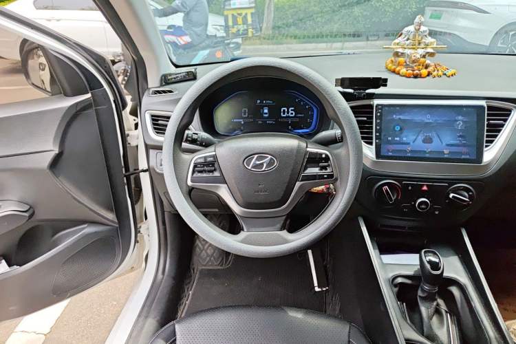 Used Hyundai Verna (new generation) 2020 1.4L CVT GLS Cool Edition Steering Wheel