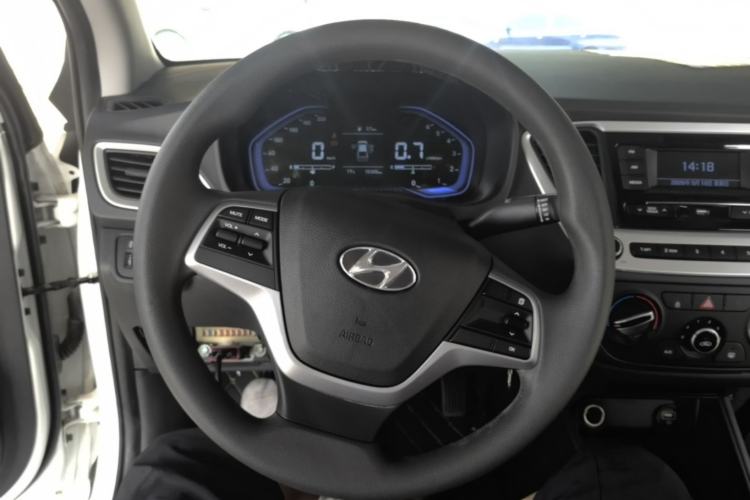 Used Hyundai Verna (new generation) 2020 1.4L Manual GLS Cool Edition Steering Wheel