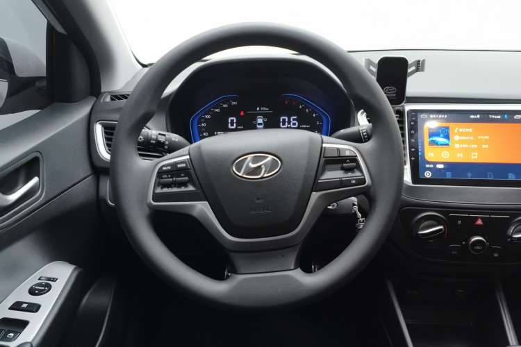 Used Hyundai Verna (new generation) 2020 1.4L Manual GLS Cool Edition Steering Wheel