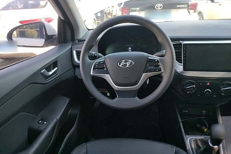 Used Hyundai Verna (new generation) 2020 1.4L Manual GLS Cool Edition Steering Wheel