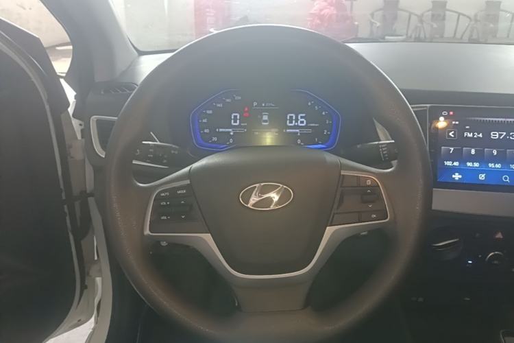 Used Hyundai Verna (new generation) 2020 1.4L CVT TOP Elite Edition Steering Wheel