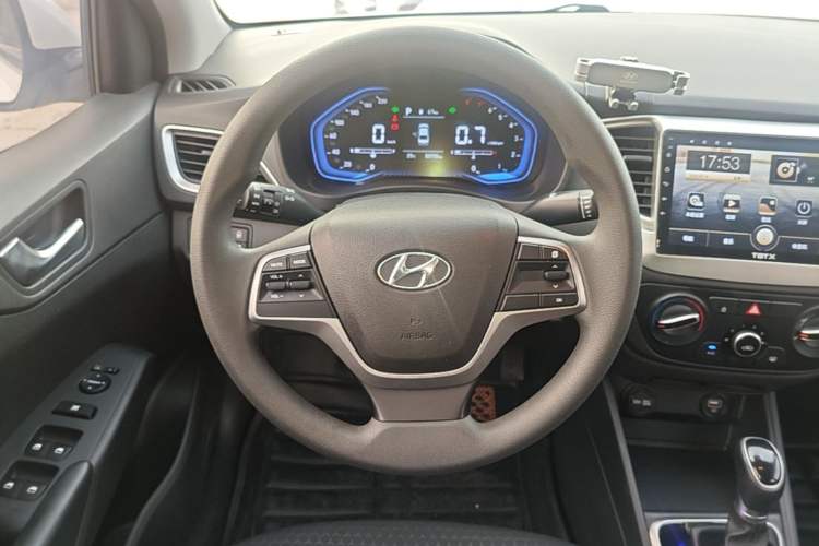 Used Hyundai Verna (new generation) 2020 1.4L CVT GLS Cool Edition Steering Wheel