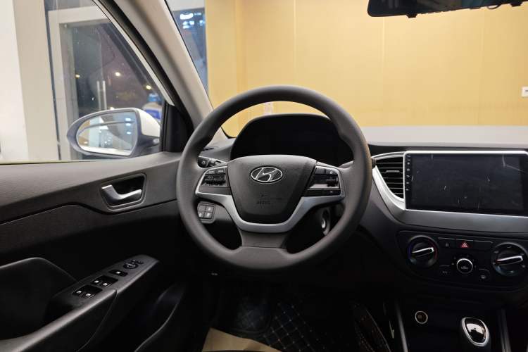 Used Hyundai Verna (new generation) 2020 1.4L CVT GLS Cool Edition Steering Wheel