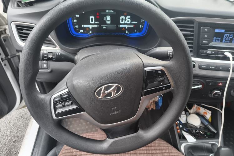 Used Hyundai Verna (new generation) 2020 1.4L Manual GLS Cool Edition Steering Wheel