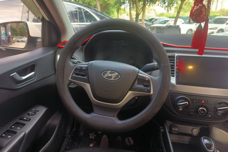 Used Hyundai Verna (new generation) 2020 1.4L CVT GLS Cool Edition Steering Wheel