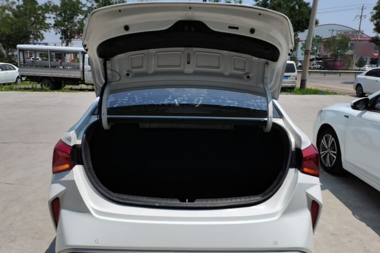 Used Hyundai Verna (new generation) 2020 1.4L Manual GLS Cool Edition Trunk