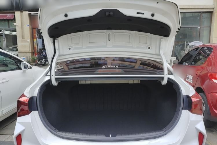 Used Hyundai Verna (new generation) 2020 1.4L CVT GLS Cool Edition Trunk