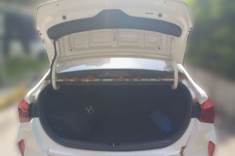 Used Hyundai Verna (new generation) 2020 1.4L CVT GLS Cool Edition Trunk